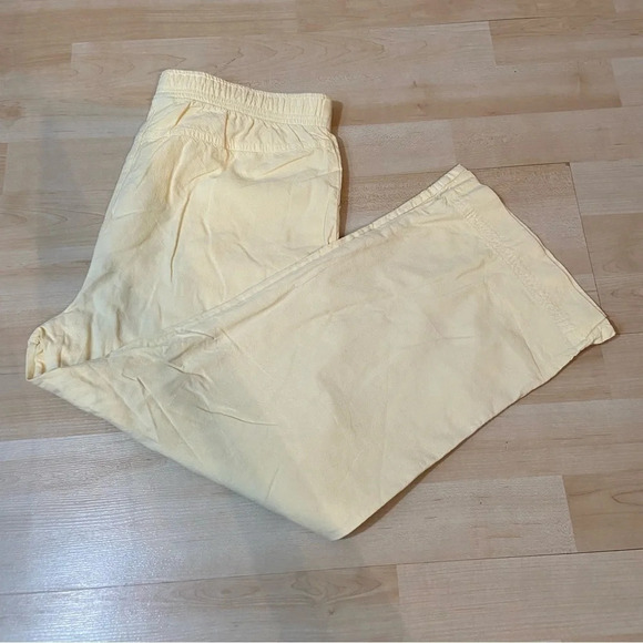 🛍️3/$30 Denver Hayes women’s 100% cotton yellow capri pants in size  x-small - Picture 1 of 13